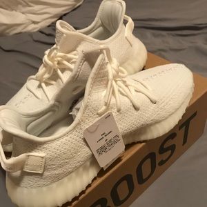 Yeezy Boost 350 V2 Triple White